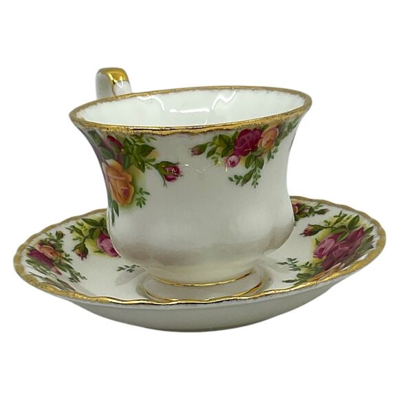 Royal Albert Old Country Roses 1962 Tea Cup and Saucer Bone China England Floral - Picture 5 of 8